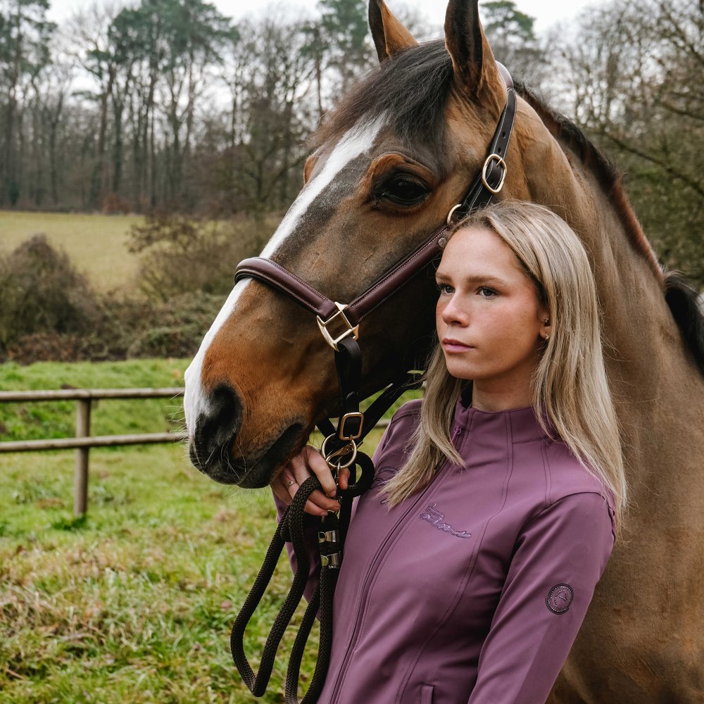 Veste softshell Equithème - Ilona Lilas porté