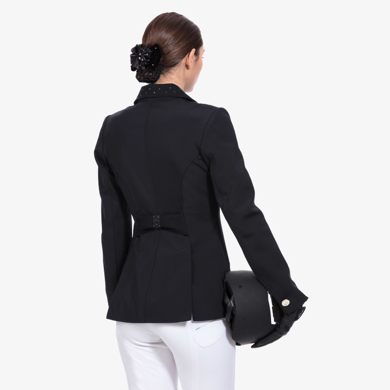 Frac de dressage court pour cavalières Equi-Thème noir porté
