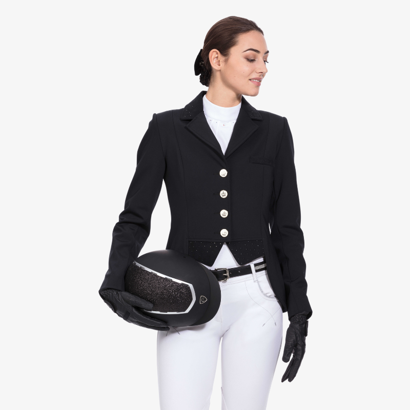Frac de dressage court pour cavalières Equi-Thème noir porté