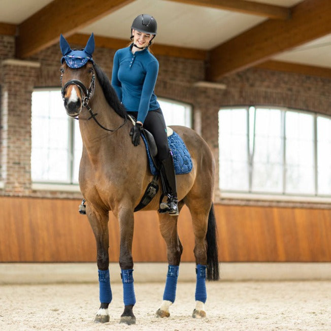 Tapis de selle pour poneys et chevaux HKM Port Royal modèle CSO ou dressage