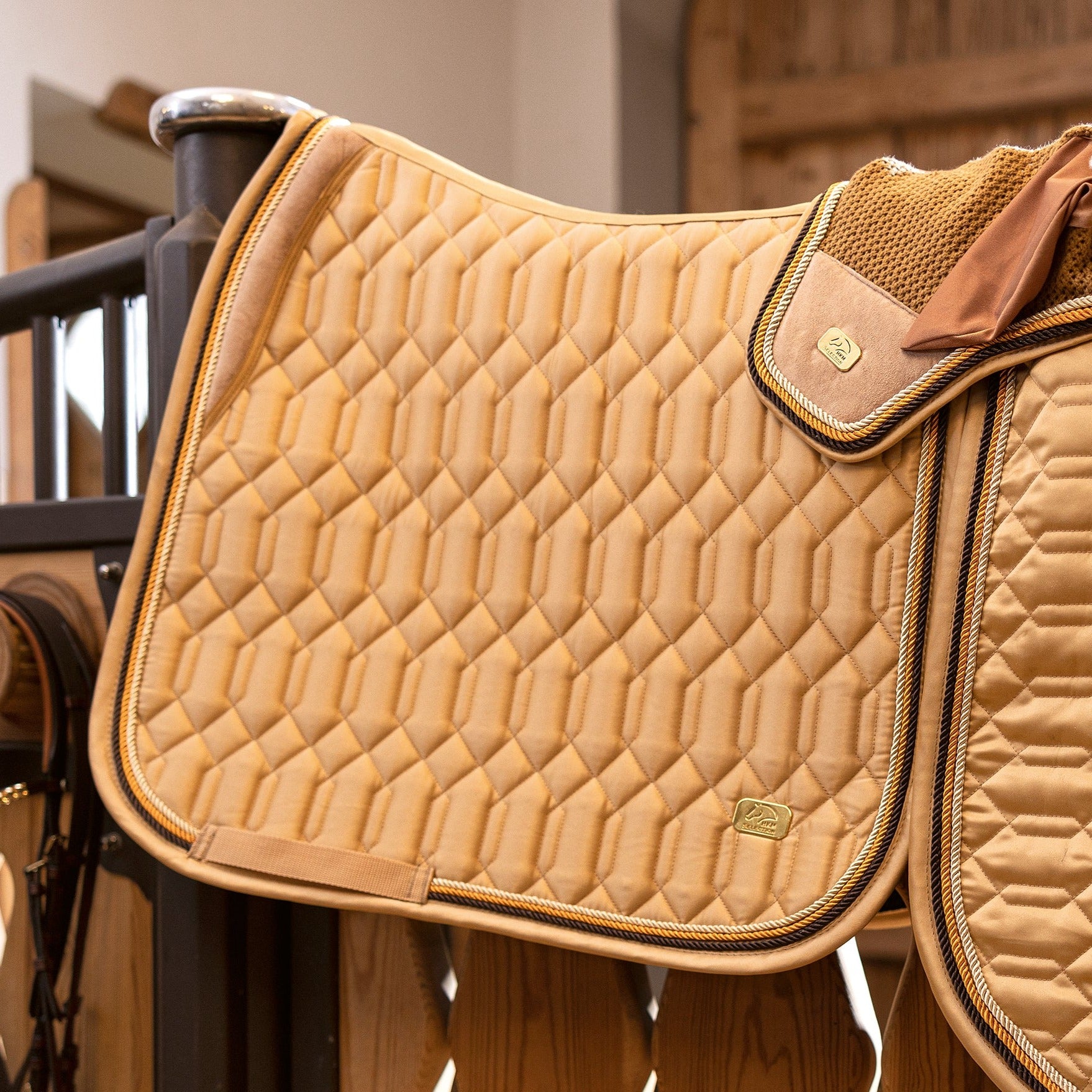 Tapis de selle pour poneys et chevaux HKM Marrakesh CSO ou dressage