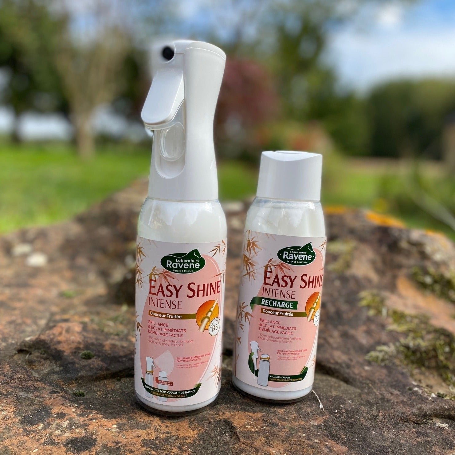 Spray lustrant et démêlant pour les crins des chevaux Ravene Easy Shine Intense et la recharge