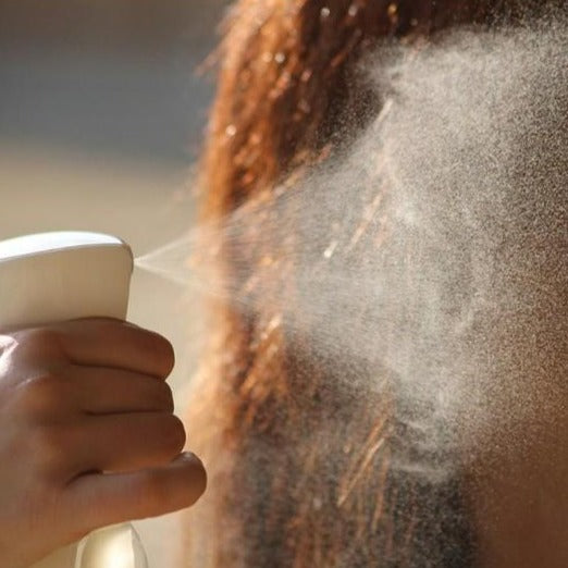 Spray lustrant et démêlant pour les crins des chevaux Ravene Easy Shine Intense