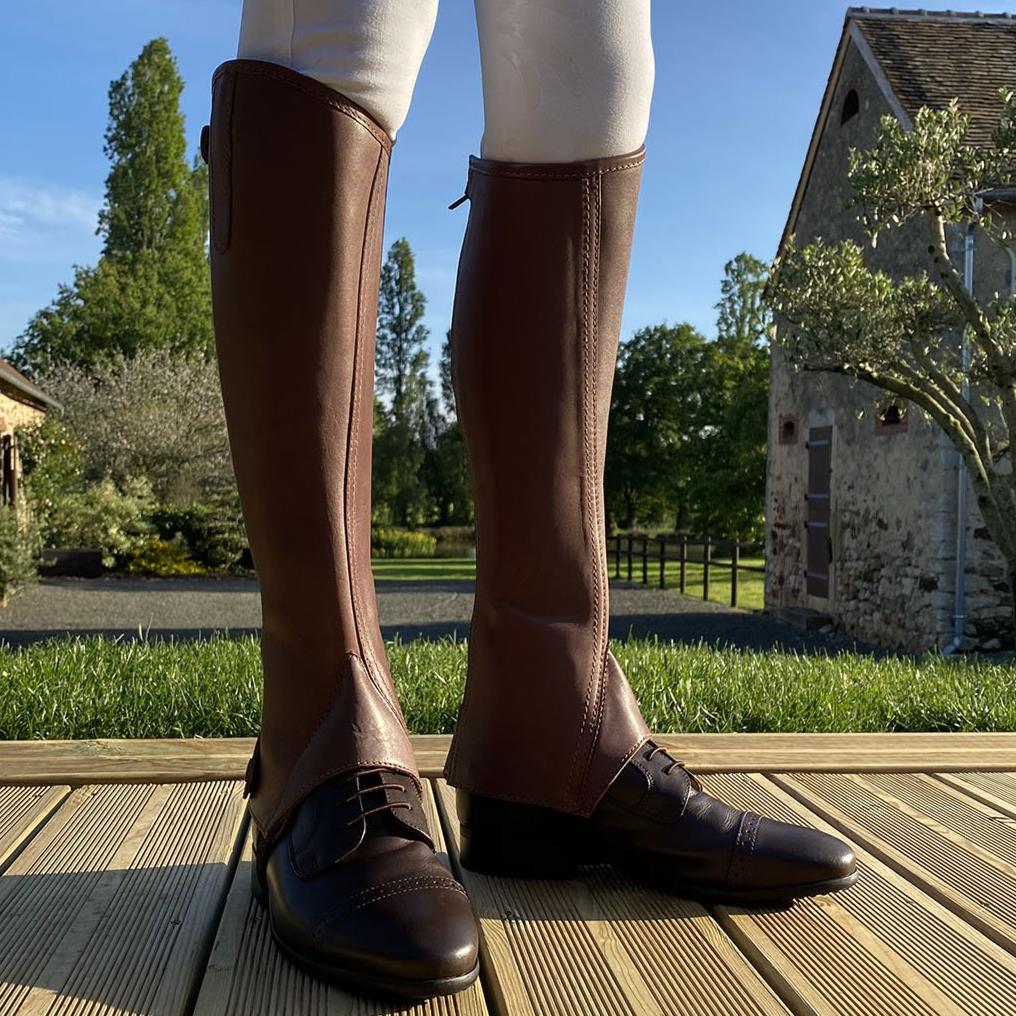 Ensemble boots et mini-chaps Privilège Equitation Milano marron porté