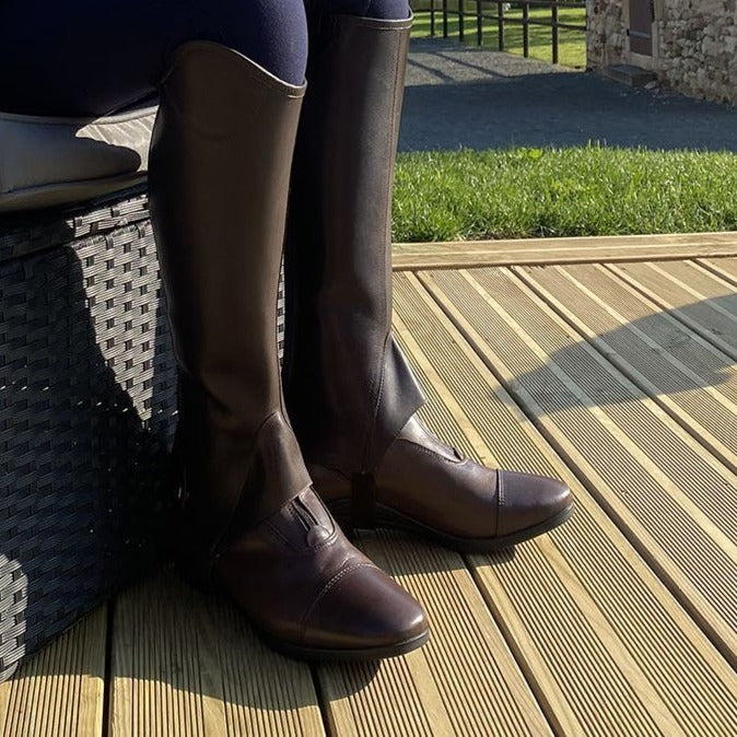 Ensemble boots et mini-chaps Privilège Equitation Napoli marron porté