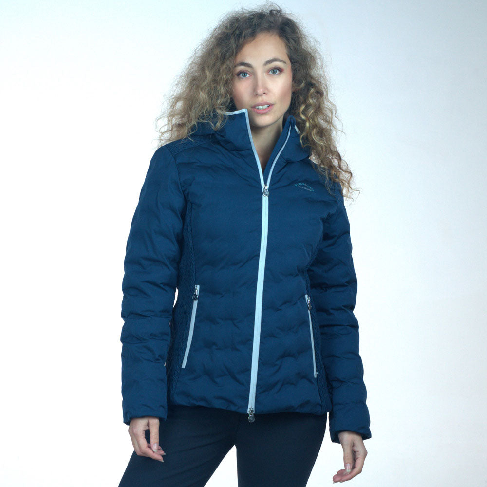 Parka technique avec capuche pour cavalières Flags&cup Atka marine portée