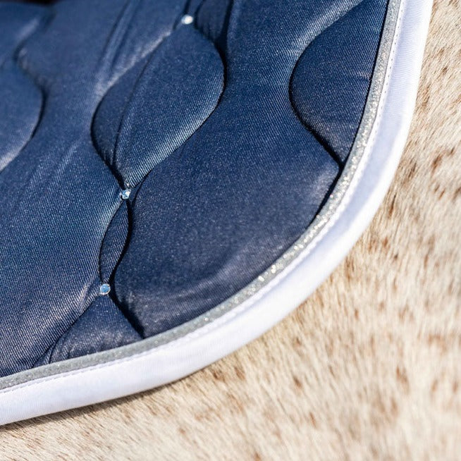 Tapis de selle pour poneys et chevaux modèle CSO HKM Competition marine détail
