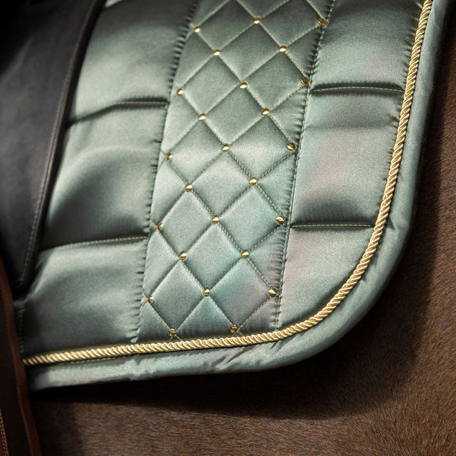 Tapis de selle pour poneys et chevaux modèle CSO ou dressage HKM Basil vert