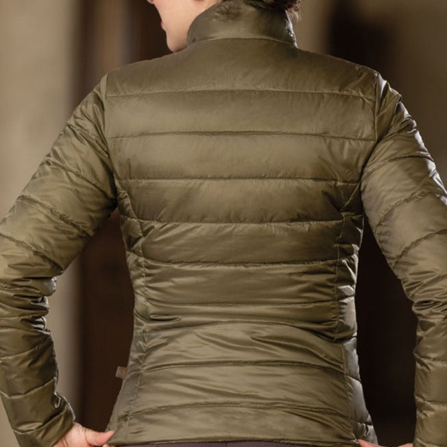 Veste matelassée légère pour femmes du XXS au XL HKM Allure kaki portée