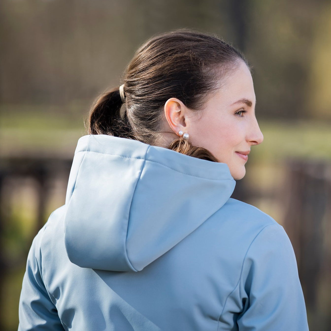 Veste softshell avec capuche intégrée pour cavalières HKM Performance bleu acier détail