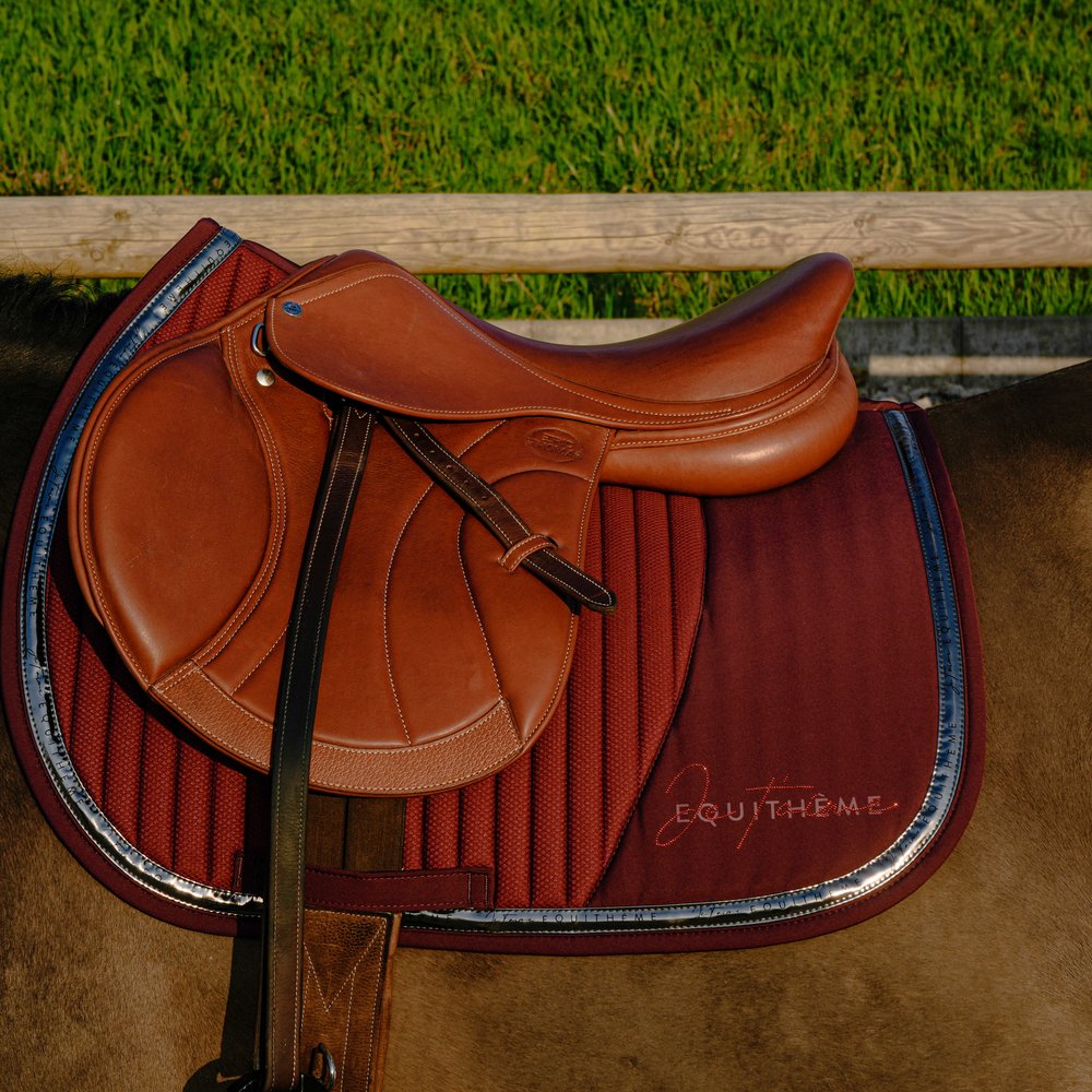 Tapis de selle Talent Je t'aime Equithème Bordeaux