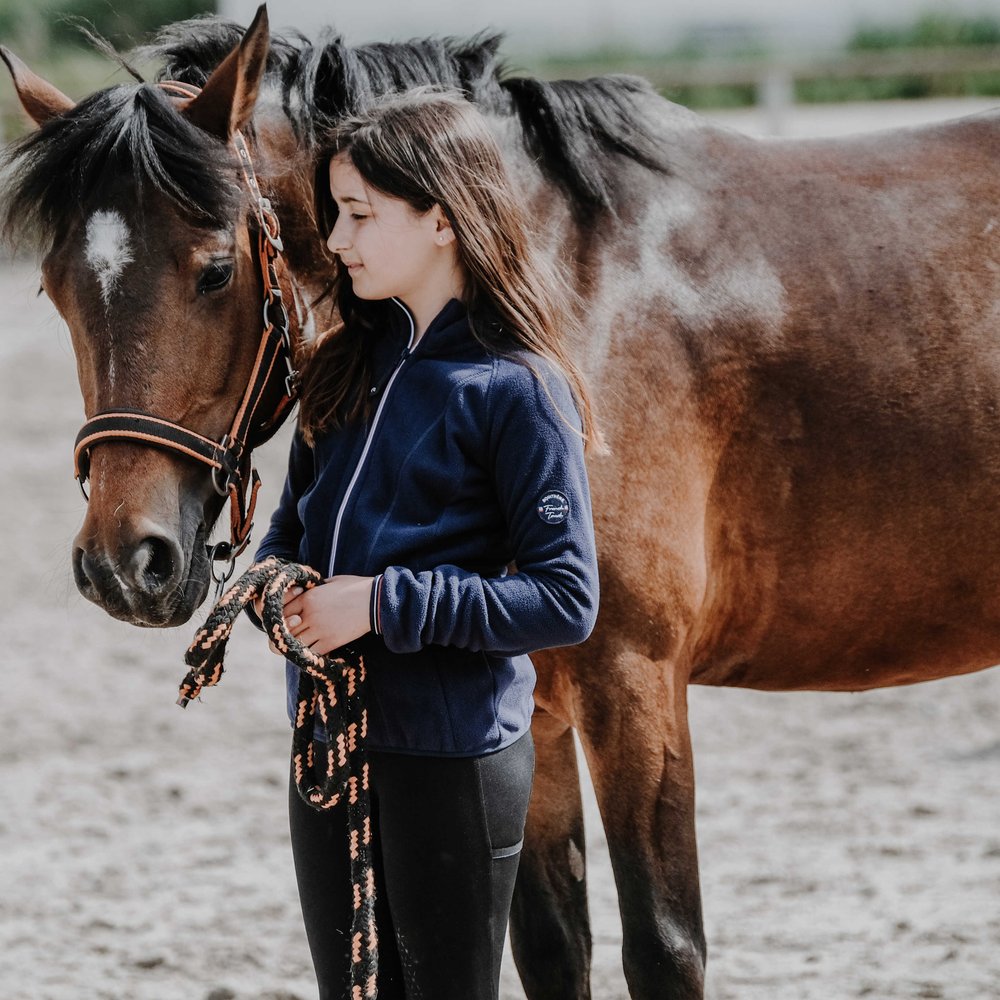 Veste polaire enfant Equithème - Lena Marine porté