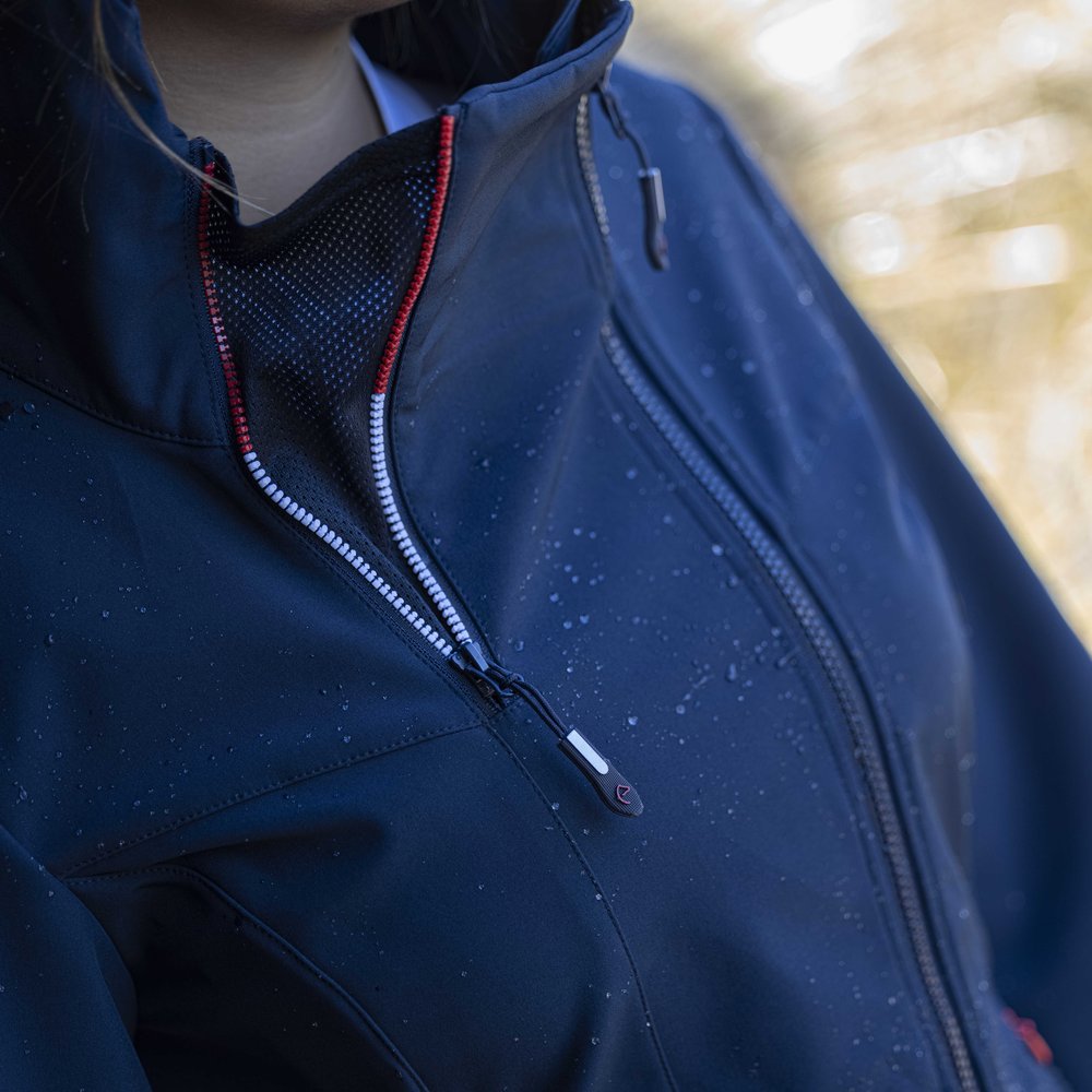 Veste softshell Equithème - Lila Marine porté