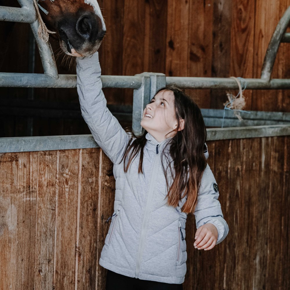 Doudoune enfant Equithème - Lara Gris chiné porté