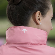 Veste imperméable et coupe-vent pour cavalières HKM London rose détail col avec capuche