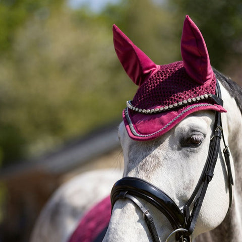 Bonnet anti-mouches pour poneys et chevaux HKM Berry à assortir au tapis de selle