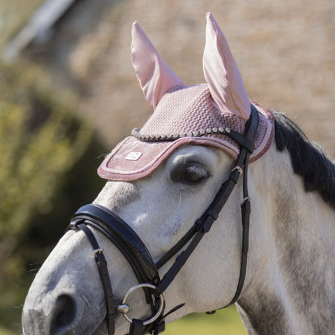 Bonnet anti-mouches pour poneys et chevaux HKM Mellow Velvet rose