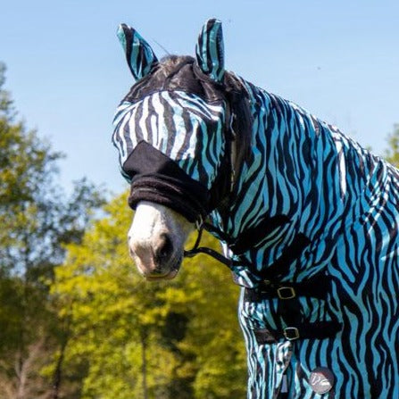 Masque anti-mouches pour poneys et chevaux HKM Zebra bleu porté