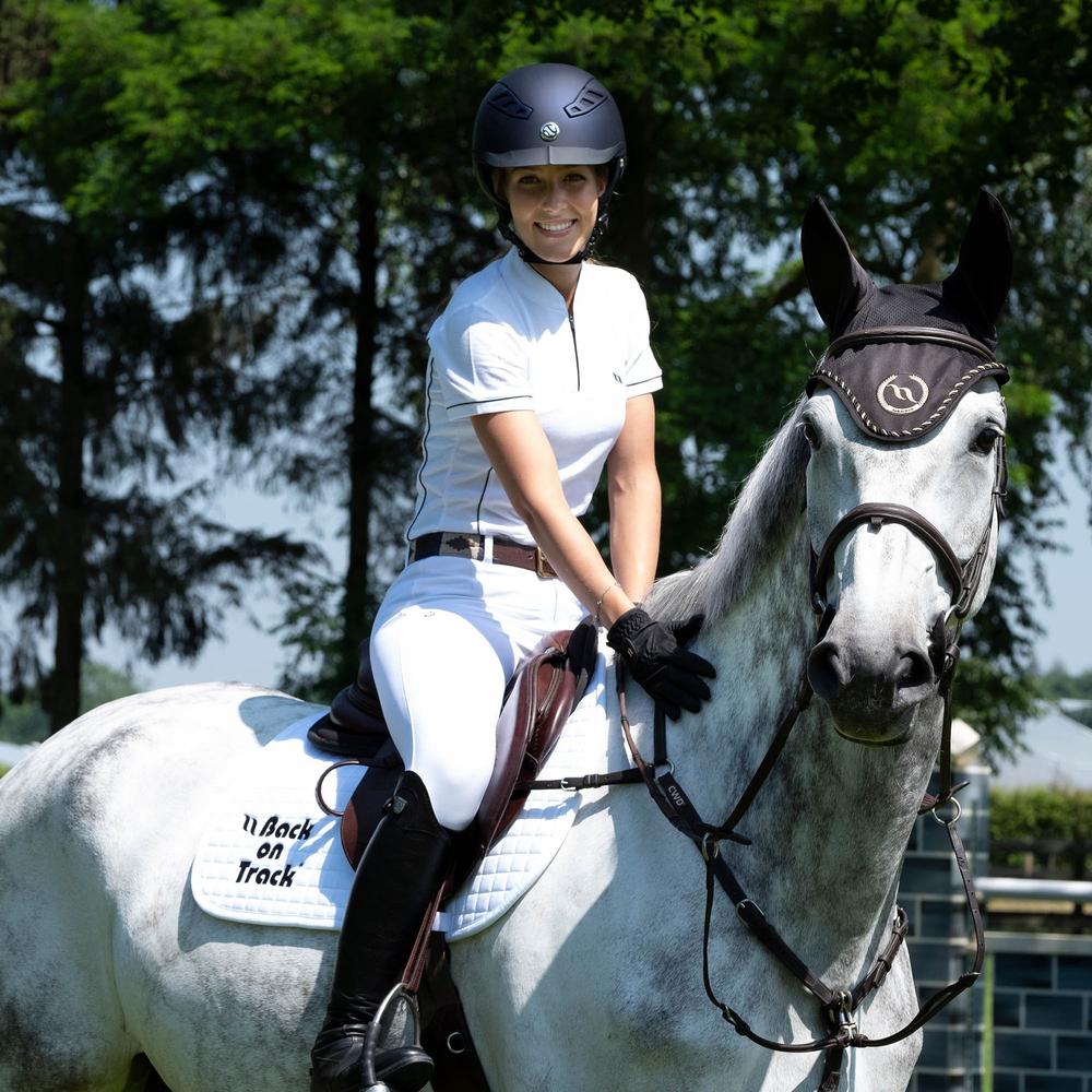 Bonnet de travail aux propriétés thermiques pour chevaux Back On Track Taye noir