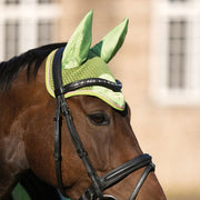 Bonnet anti-mouches pour poneys et chevaux HKM Classi Polo vert pomme porté