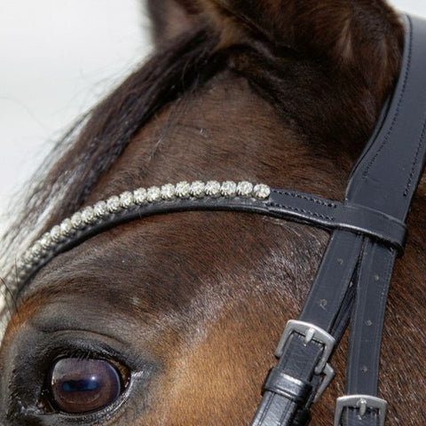 Bridon avec muserolle pull-back pour poneys et chevaux HKM Melinda Crystal détail frontal