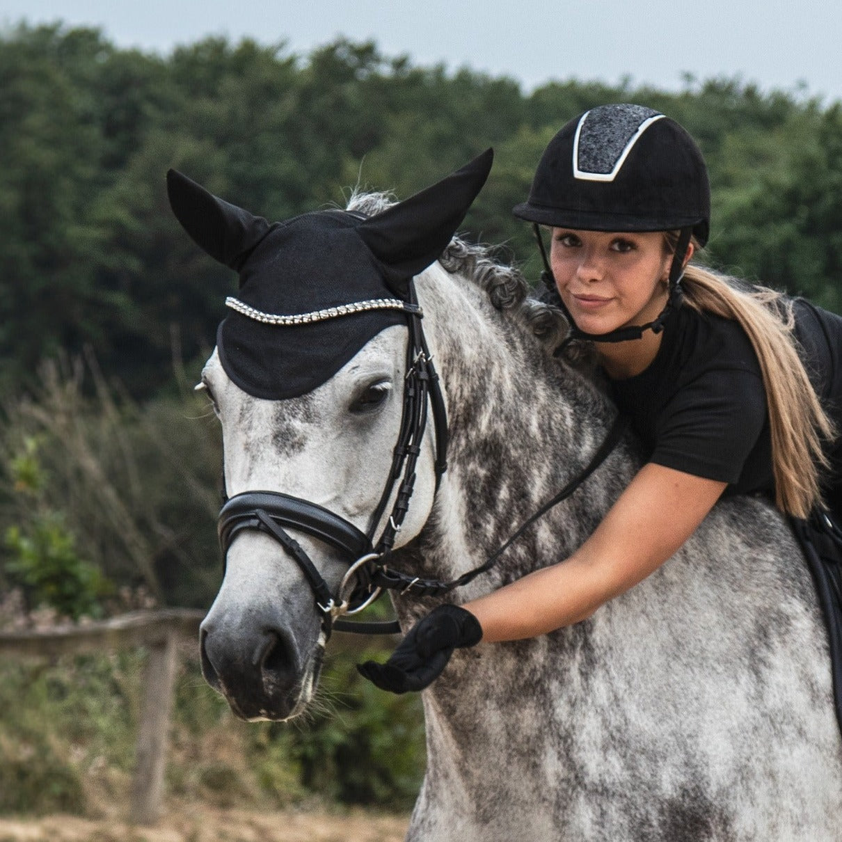 Casque d'équitation pour femmes du 52 au 60 cms HKM Lady Shield Sparkle velours noire