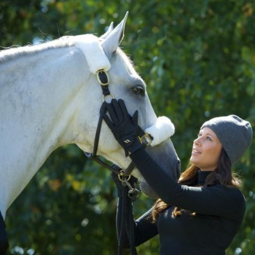 Gants d'équitation aux effets thermiques Back On Track portés