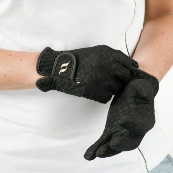 Gants d'équitation aux effets thermiques Back On Track portés