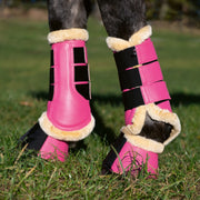 Cloches et guêtres de dressage doublées mouton synthétique pour poneys et chevaux HKM Comfort Premium fuchsia