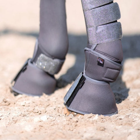 Cloches en softoprène pour poneys et chevaux HKM Berry gris