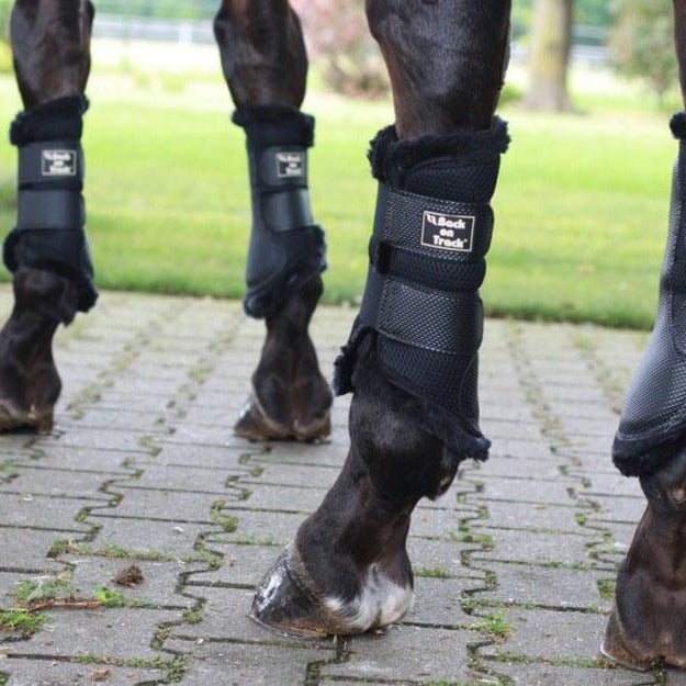 Guêtres de travail souples aux effets thermiques pour poneys et chevaux Back On Track 3D Mesh doublées de mouton synthétique portées