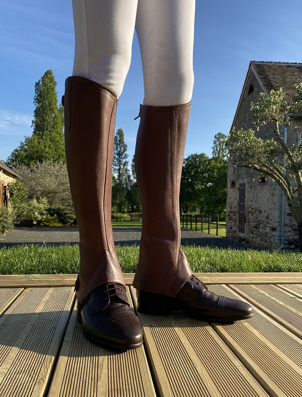 Ensemble boots et mini-chaps Privilège Equitation Milano marron porté