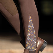Pantalon équitation fond peau pour femmes du 34 au 48 HKM Allure taille haute marron porté détail