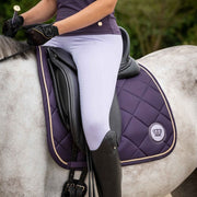 Tapis de selle pour poneys et chevaux modèle dressage ou CSO HKM Lavender Bay violet